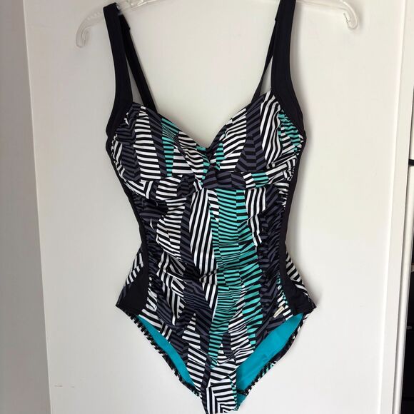 Sunseekers Australian Twist Front Ruched Geometric Halter Swimsuit Size 8 D - Picture 1 of 9